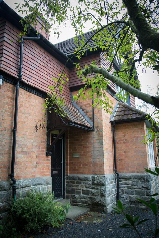 Gregynog Hall Hostal Tregynon Exterior foto